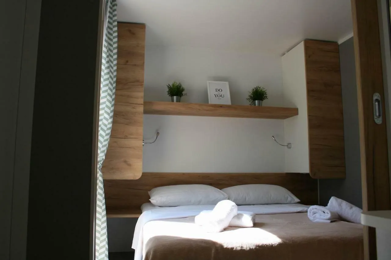 Mobile Homes Katinka, Starigrad Paklenica, Croatia Kemping